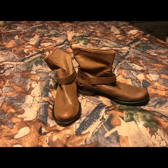 Boots - Picture 2 of 2